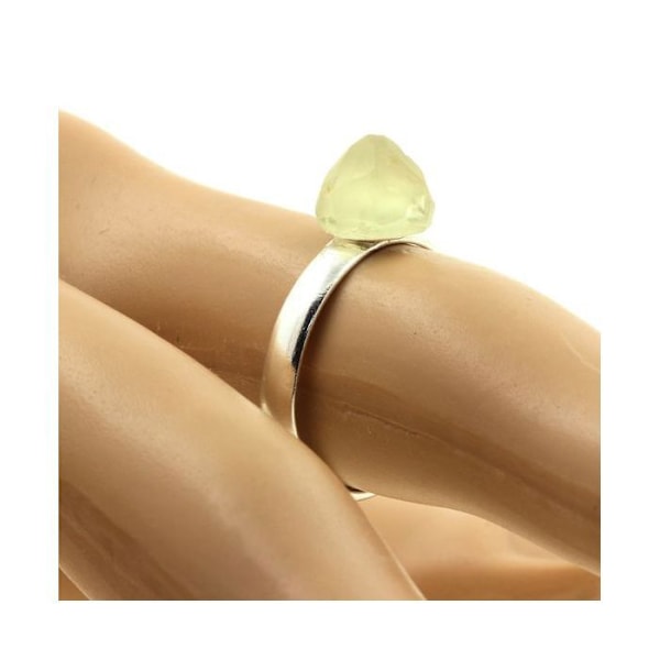 Kivet ja mineraalit. Hopeoitu Spodumene Hiddenite sormus. 9,12 ct. Säädettävä koko.