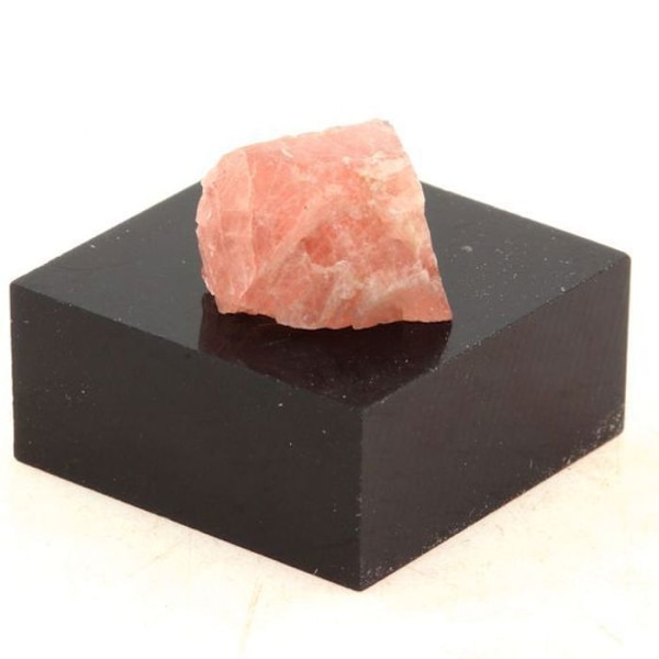 Kivet ja mineraalit. Vaaleanpunainen fluoriitti. 6,17 ct. Mont Blancin vuoristo, Ranska. Rosa