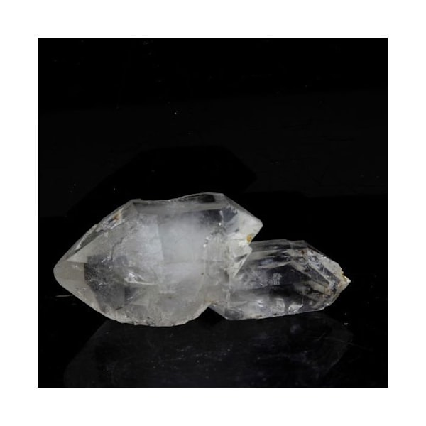 Kivet ja mineraalit. Kaksipäinen kvartsivaltikka. 67,0 ct. Clavanit Haut Oisansissa, Ranskassa.
