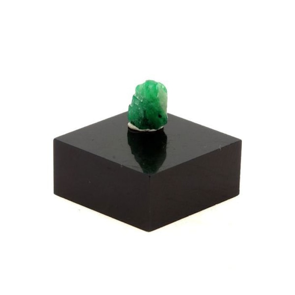Kivet ja mineraalit. Smaragdi. 1,91 ct. Mingoran smaragdiesiintymä, Swatin alue, Pakistan. Grön