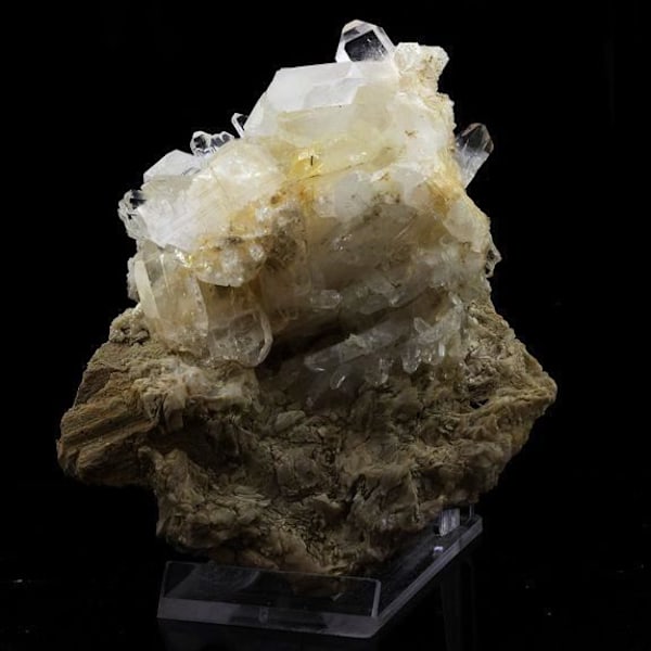 Kivet ja mineraalit. Ame Quartz (haalistuva kvartsi). 1614,0 ct. La Table, Chambéry, Ranska..