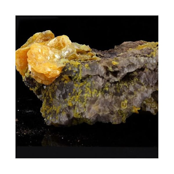 Wulfenite 715,1 karat Flerfärgad