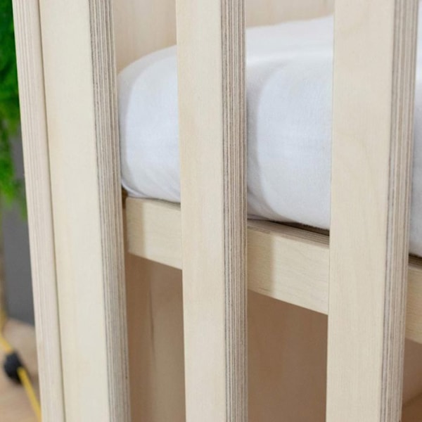 Vit evolutiv baby vit med naturliga lackade spjälor 60 x 120 cm Vit