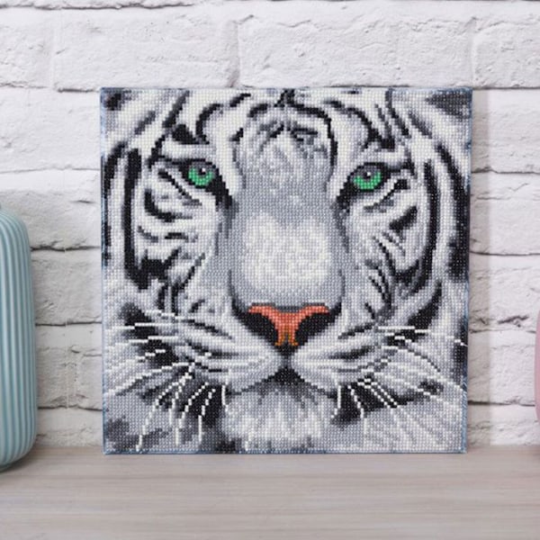Tavla Broderi Diamant Kristalkonst 30x30cm Snöleopard Snöleopard