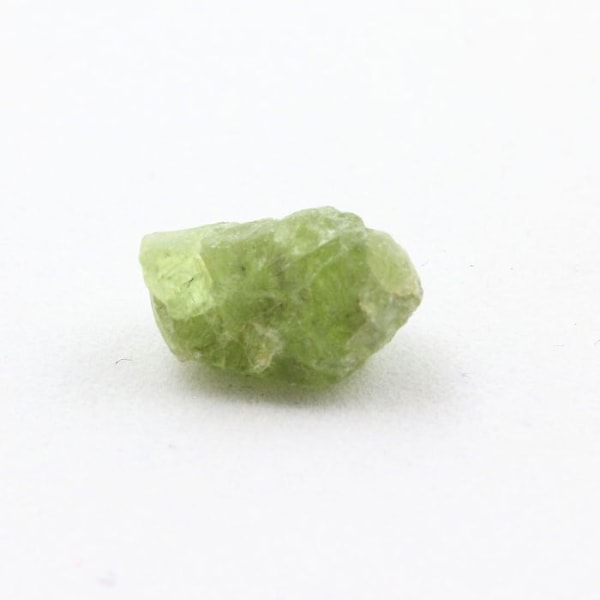 Sten og mineraler. Peridot. 2.975 øre. Almklovdalen, Vanylven, Norge.