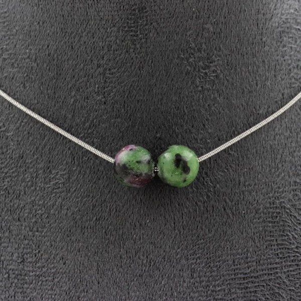 Sten og mineraler. Halskæde med 2 Epidote perler fra Australien 8 mm. Rustfri stålkæde Halskæde til kvinder, mænd. Personlig størrelse
