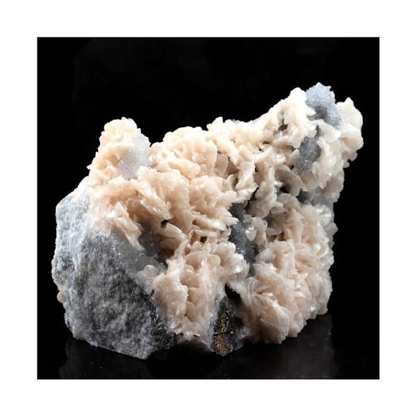 Stenar och mineraler. Dolomit, Kalkopirit, Kvarts. 3826,5 ct. Kina.