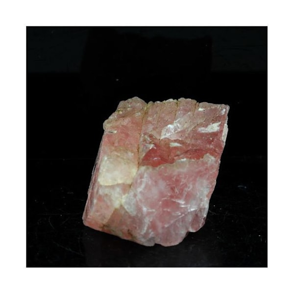Kivet ja mineraalit. Vaaleanpunainen fluoriitti. 80,0 ct. Talèfre, Mont-Blanc Massif, Ranska. Rosa