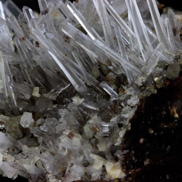 Sten og Mineraler - ABIJOUX - Pyrit + Kvarts - Ægthedscertifikat - 785 ct - 55x60x45 mm