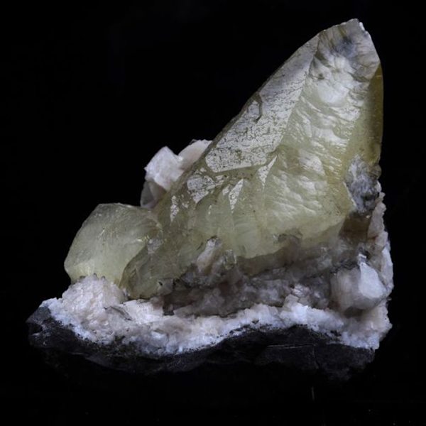 Sten og mineraler. Calcit, dolomit. 292,5 øre. Anduze, Gard, Occitanie, Frankrig.