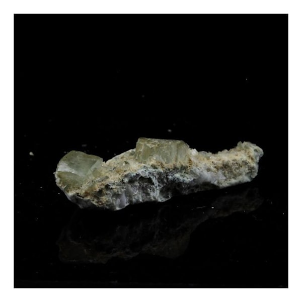 Kivet ja mineraalit. Prehnite. 6,5 ct. La Combe de la Selle, Bourg d’Oisans, Ranska.