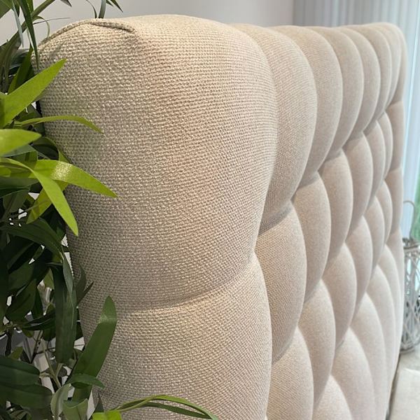 Madrassset 160x200 cm, Zen, 20 cm, fast, sommar/vintersida + beige boxspring ep20cm + 2 kuddar + täcke + sänggavel Beige
