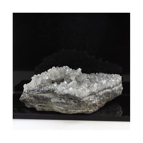 Sten og mineraler. Calcit. 625,40 øre. Anduze, Gard, Occitanie, Frankrig. Grön