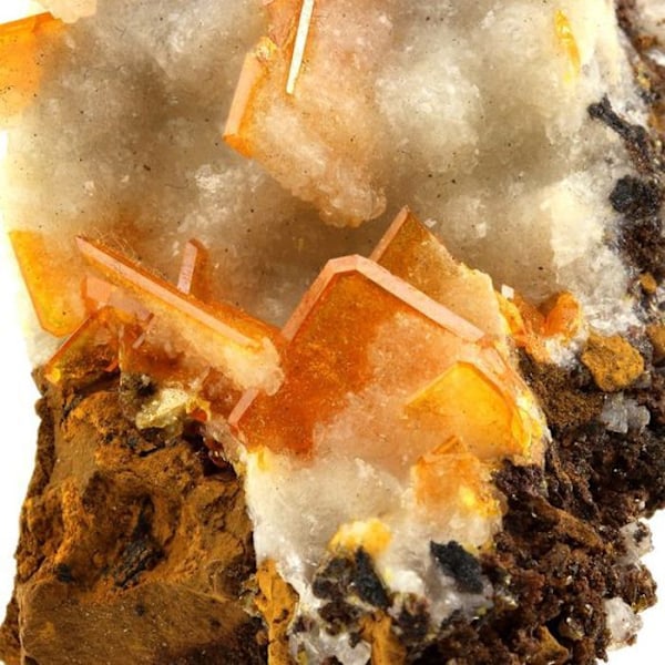 Wulfenit - Stenar och Mineraler - Trigo Mountains - 349.5 ct - Äkthetsintyg - Kristall