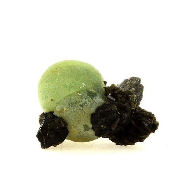 Kivet ja mineraalit. Prehnite + Epidote. 207,5 senttiä. Bendougou, Kayes, Mali.