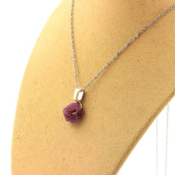 Collier - ABIJOUX - Rubis brut - 8.28 ct - Rustfrit stål - Kvinde Röd