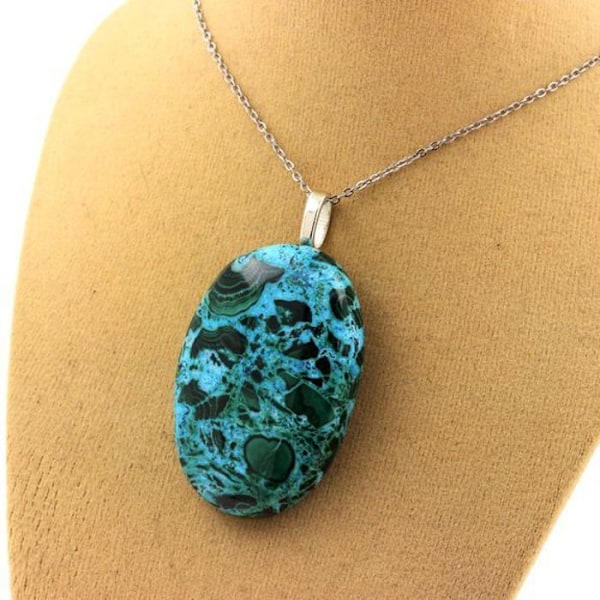 Sten og mineraler. Chrysocolla halskæde. 71,55 øre. USA.
