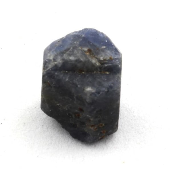 Stenar och mineraler. Safir. 9,51 cent. Zazafotsy, Ihorombe, Madagaskar.