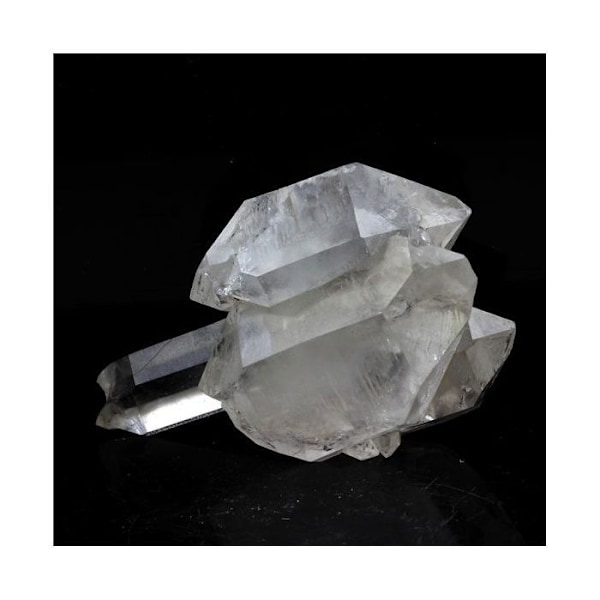 Kivet ja mineraalit. Kaksipäinen kvartsivaltikka. 118,0 ct. Clavanit Haut Oisansissa, Ranskassa.