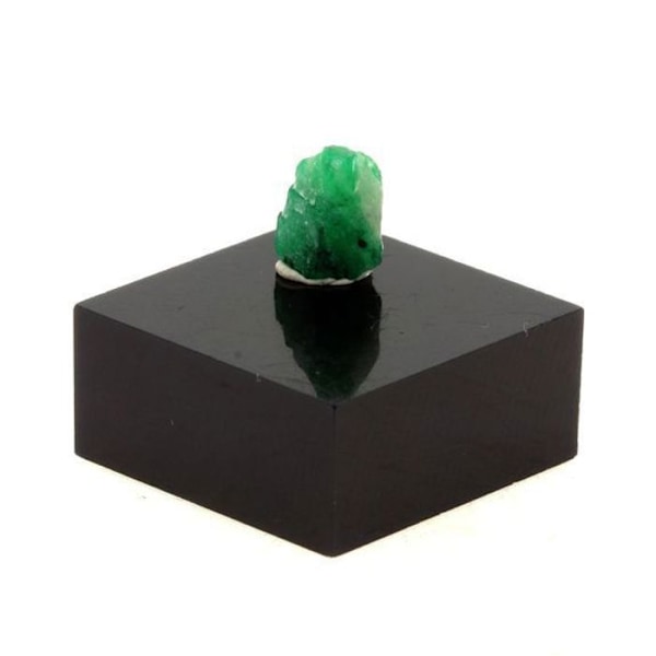 Kivet ja mineraalit. Smaragdi. 1,91 ct. Mingoran smaragdiesiintymä, Swatin alue, Pakistan. Grön