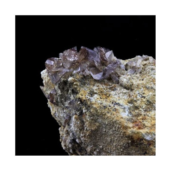 Stenar och mineraler. Axinit. 266,5 ct. La Balme d'Auris, Bourg d'Oisans, Isère, Frankrike..