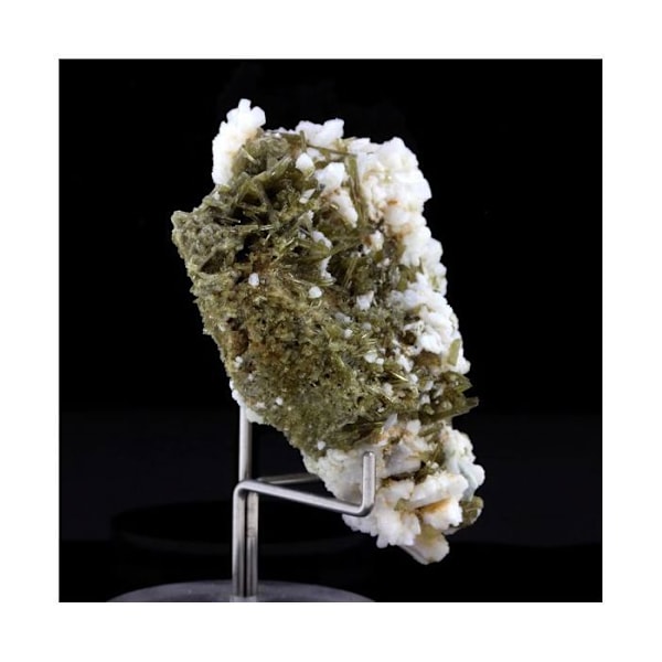 Stenar och mineraler. Klinozoisite. 242,0 cent. Marine de Scala, Canari, Haute-Corse, Frankrike.