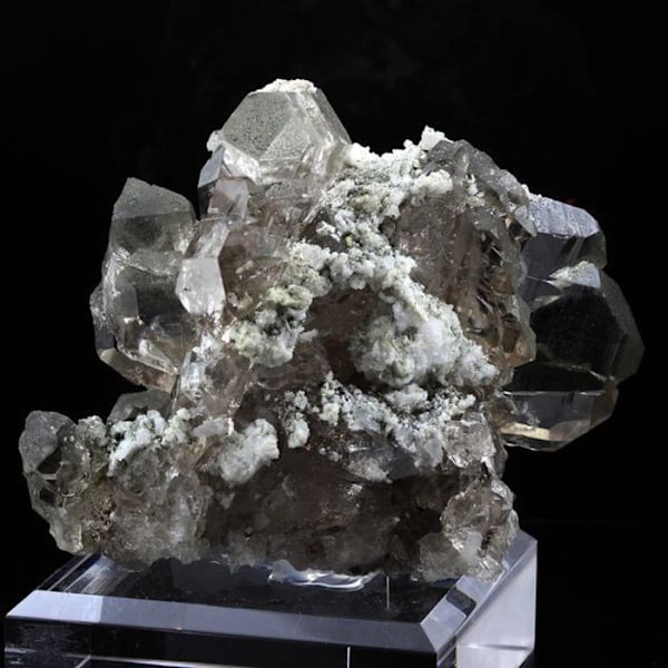 Sten og mineraler. Røgkvarts. 1648,0 ct. Leschaux, Mont-Blanc-massivet, Frankrig..