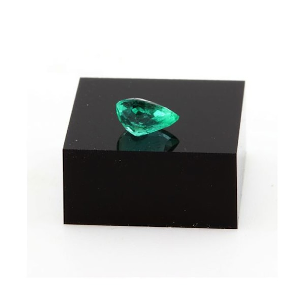 Emerald 0,81 karat Grön