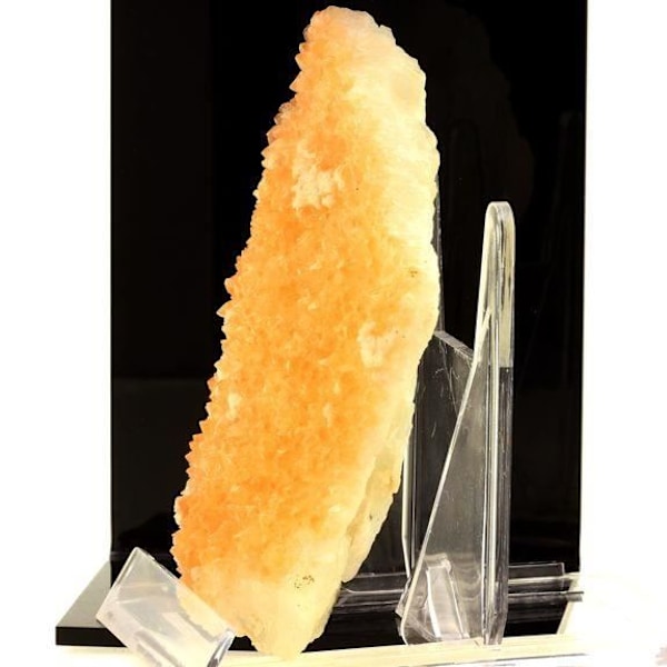 Stenar och mineraler. Fluorit + Kvarts. 1789,0 ct. Langeac, Haute-Loire, Frankrike.