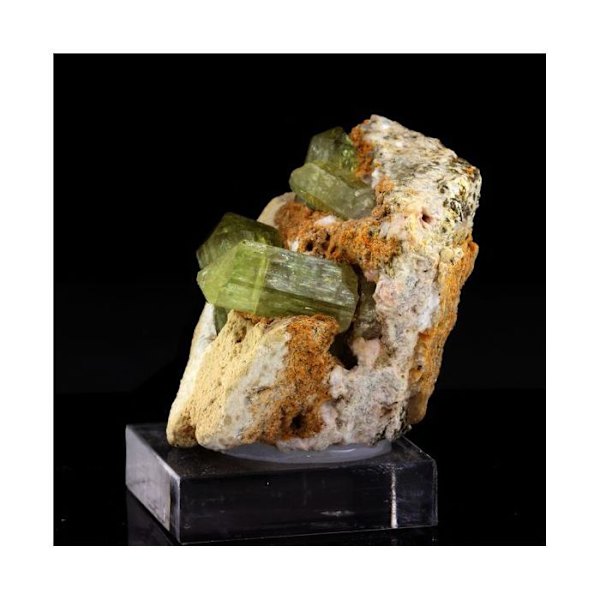 Sten og mineraler. Apatit + Feldspat. 686,5 ct. Imilchil Cercle, Midelt-provinsen, Marokko.