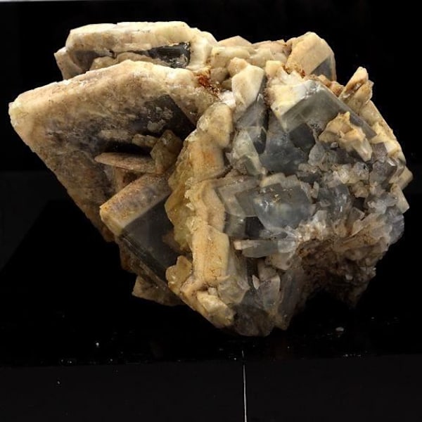 Sten og mineraler. Baryt. 3305,0 ct. Saint Georges Les Bains, Ardèche, Frankrig.