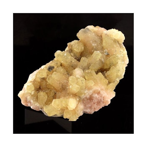 Stenar och mineraler. Kalcit. 157,0 cent. Luzy, Nièvre, Frankrike.