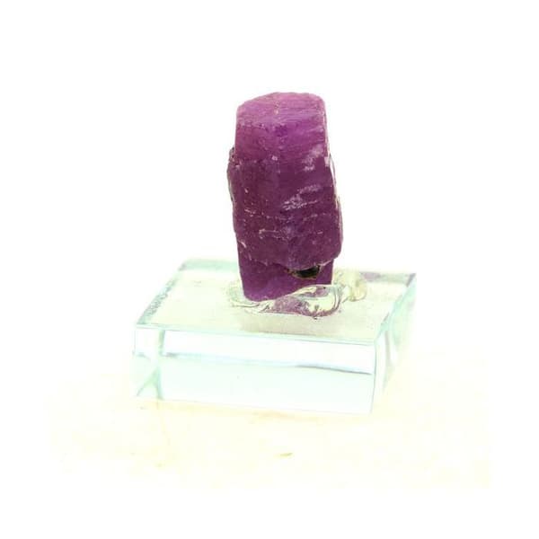 Stenar och mineraler. Rubin. 76,15 cent. Madagaskar. Röd