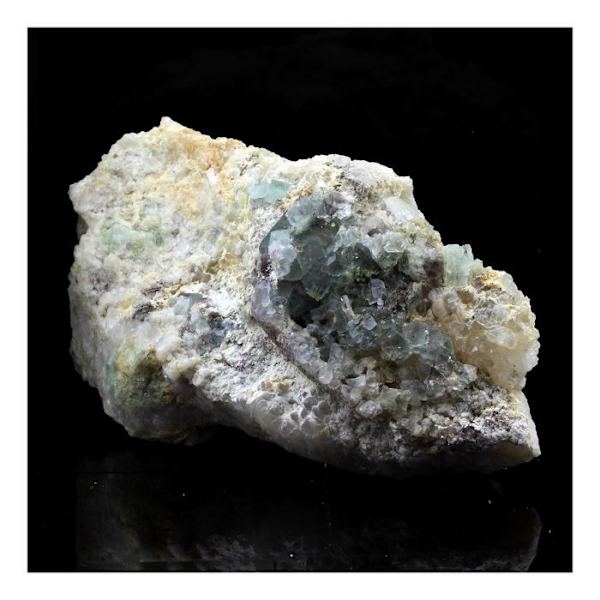 Sten og mineraler. Fluorit + Kvarts. 1659,5 ct. Pratclaux, Langeac, Haute-Loire, Frankrig.
