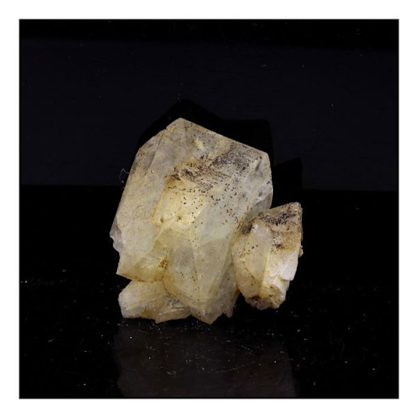 Stenar och mineraler. Adular. 90,0 ct. Val Giuv, Tujetsch, Graubünden, Schweiz.