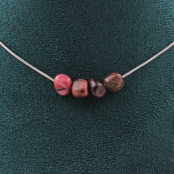Collier i Rhodochrosit - ABIJOUX - 4 perler - Rustfrit stål - Længde 45 cm - Unisex Rosa