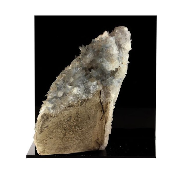 Kivet ja mineraalit. Celestine. 1595,0 senttiä. Bouvesse (Montalieu), Isère, Ranska.