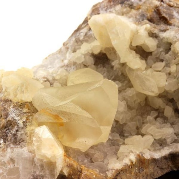 Calcit - ABIJOUX - 981,5 ct - La Sambre stenbrud - Ægthedscertifikat - Dimensioner 85x51x88 mm