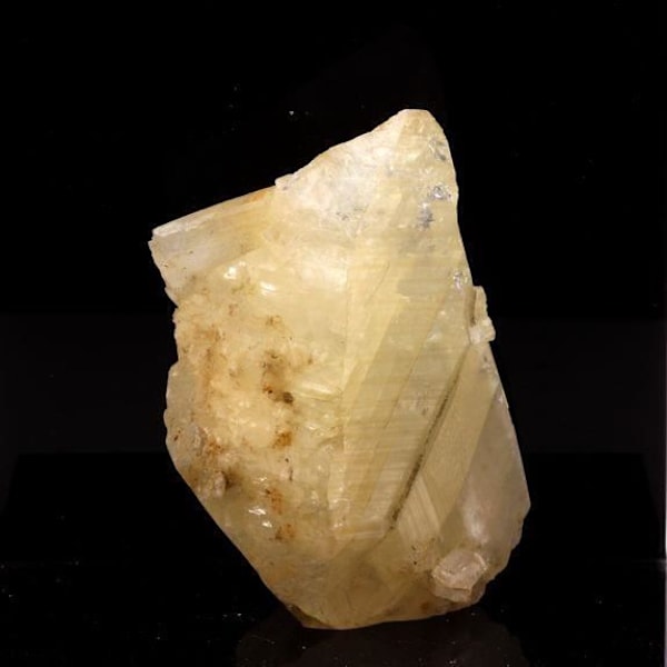 Sten og mineraler. Røgkvarts. 559,5 øre. Anjozorobe District, Analamanga, Madagaskar.