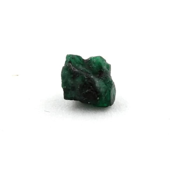 Kivet ja Mineraalit. Smaragdi. 0,78 ct. Mingoran smaragdiesiintymä, Swatin alue, Pakistan.