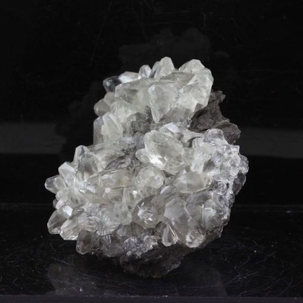 Sten og mineraler. Calcit. 243,05 øre. Anduze, Gard, Occitanie, Frankrig. Grön