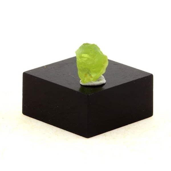 Stenar och mineraler. Peridot. 2,22 ct. Skardu-distriktet, Baltistan, Pakistan.