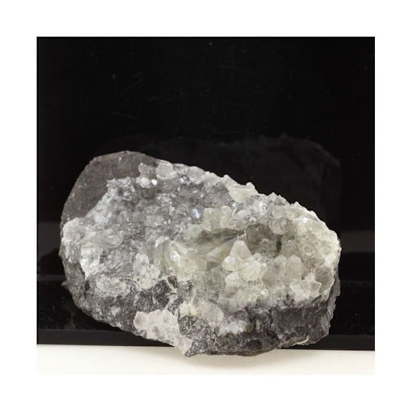 Sten og mineraler. Calcit. 986,05 øre. Anduze, Gard, Occitanie, Frankrig. Grön