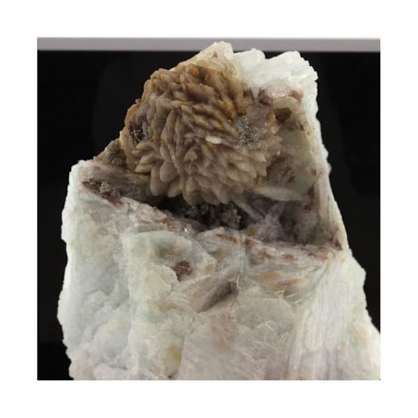 Stokesite + Albite 388,8 karat