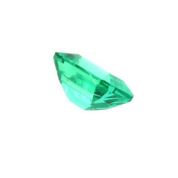 Kivet ja mineraalit. Smaragdi. 0,06 ct. Mananjary, Madagaskar.