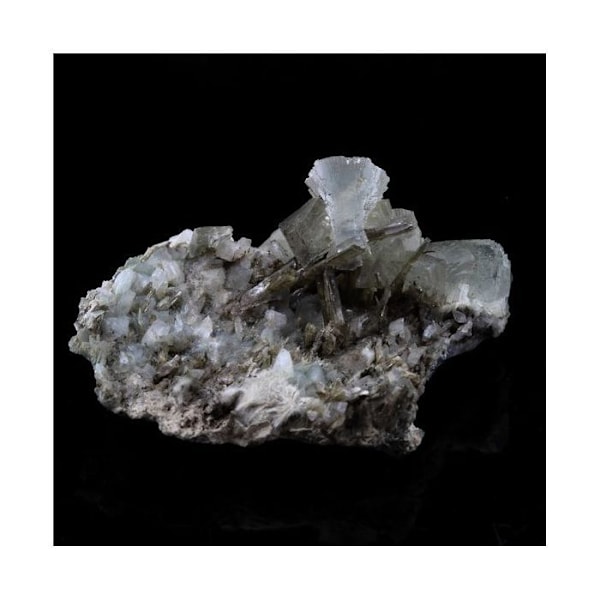 Kivet ja mineraalit. Prehnite + Epidote. 59,8 ct. La Combe de la Selle, Bourg d'Oisans, Ranska..