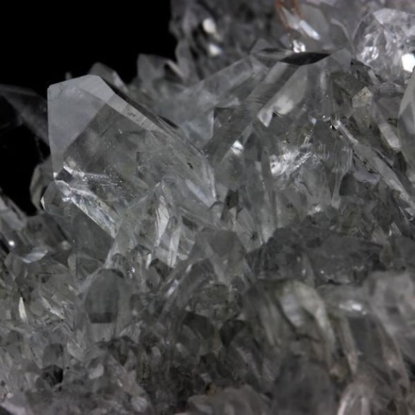 Quartz tvillingar - ABIJOUX - Madan malmfält - Vit - 908,3 ct Vit