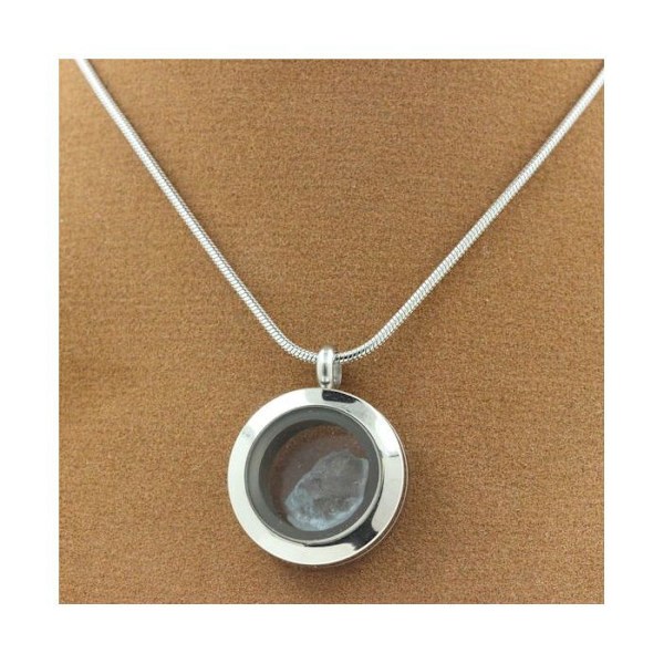 Stenar och mineraler. Raw Aquamarine halsband. Medaljong modell 25 mm. Silverfärg. Silver