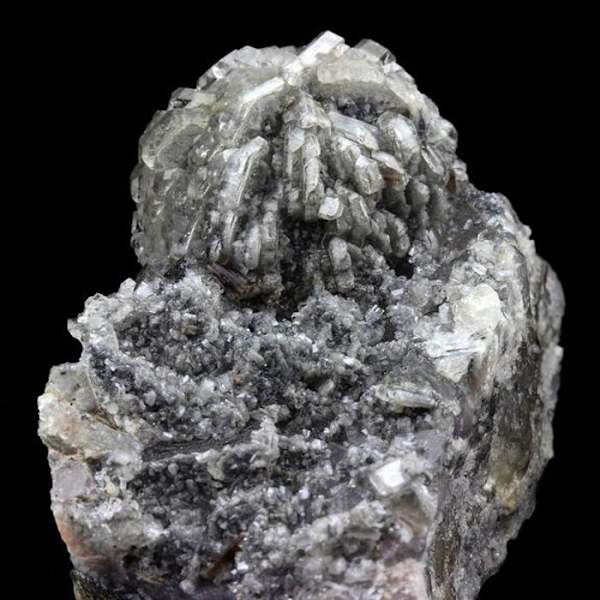 Sten og mineraler. Fluorit, Barit, Pyromorphit. 1515,5 ct. Le Rossignol, Chaillac, Indre, Frankrig.
