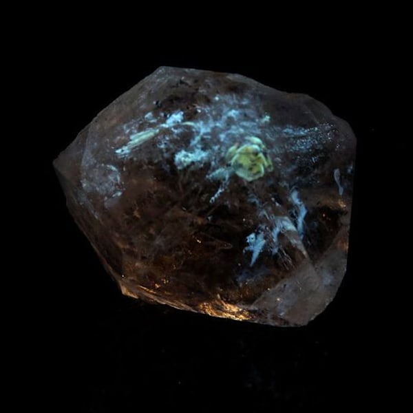 Stenar och mineraler. Quartz Petroleum. 16,10 ct. Balochistan, Pakistan.